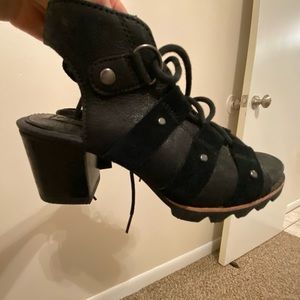 Sorel black heels